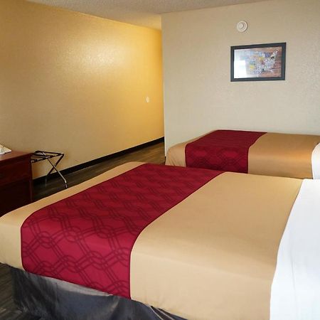 קירני Econo Lodge Inn & Suites מראה חיצוני תמונה