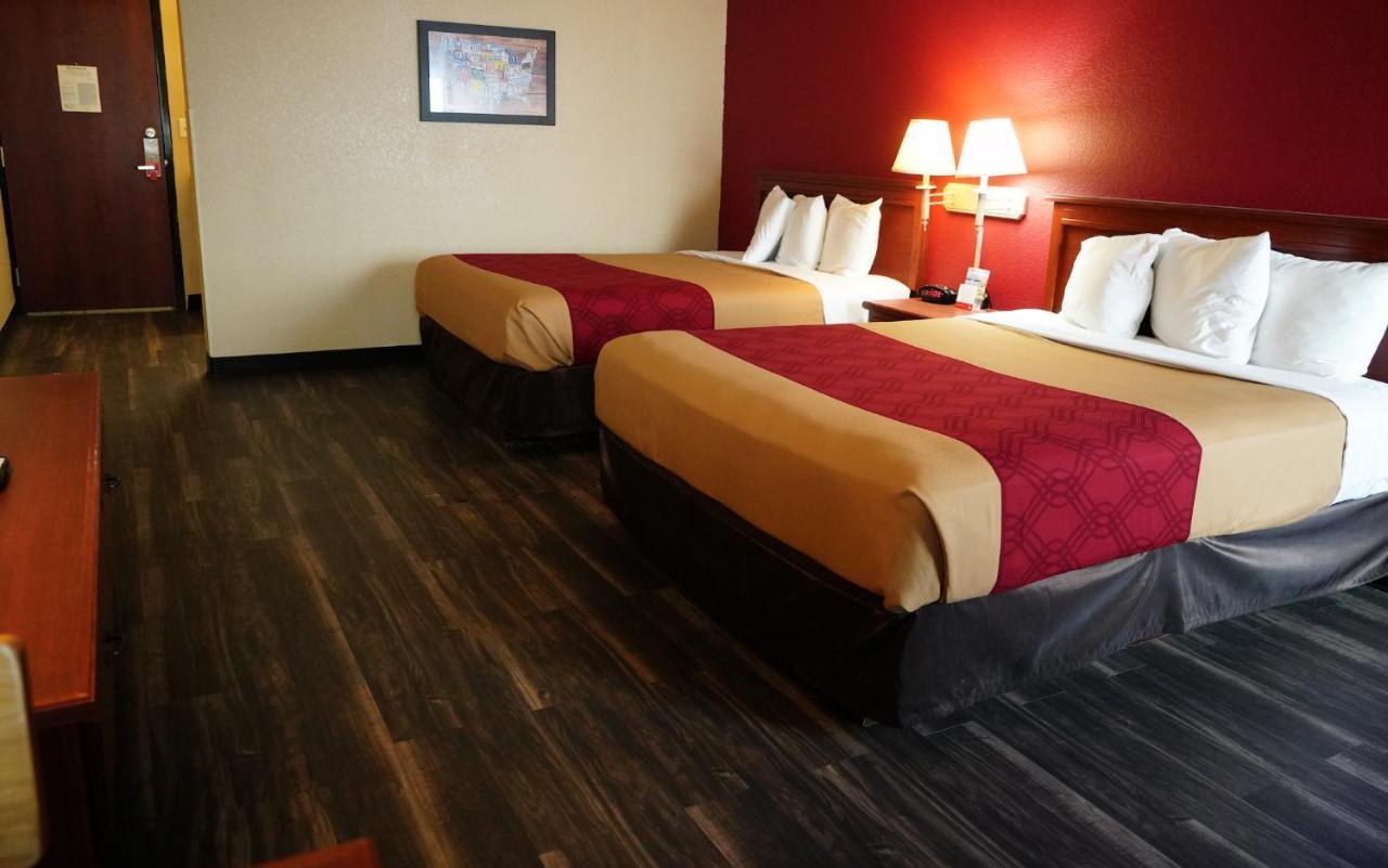 קירני Econo Lodge Inn & Suites מראה חיצוני תמונה