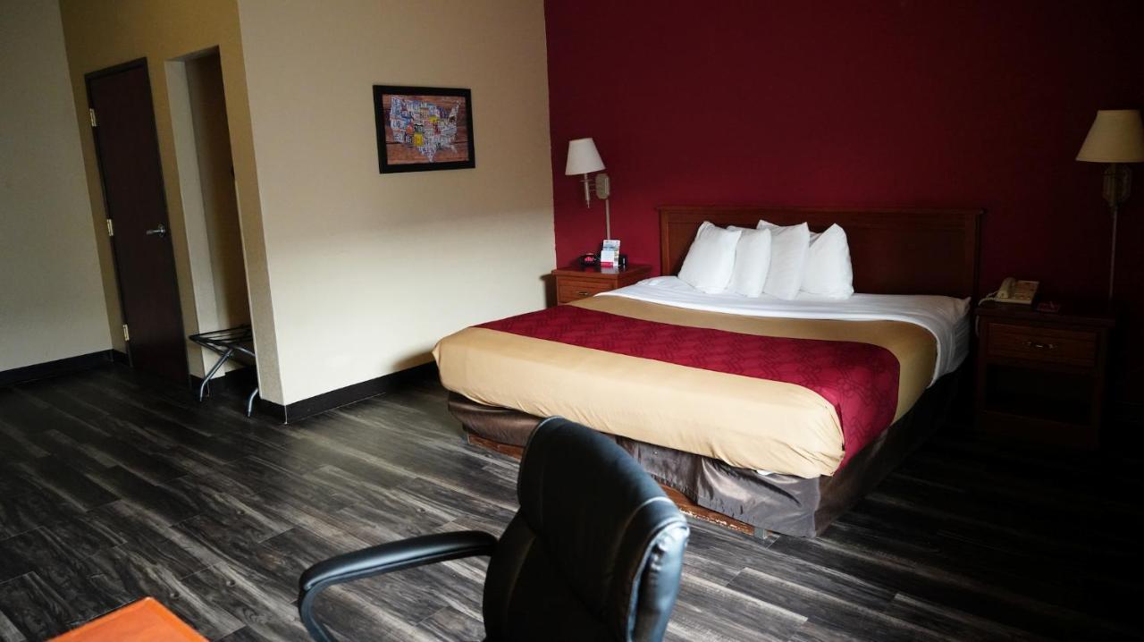 קירני Econo Lodge Inn & Suites מראה חיצוני תמונה