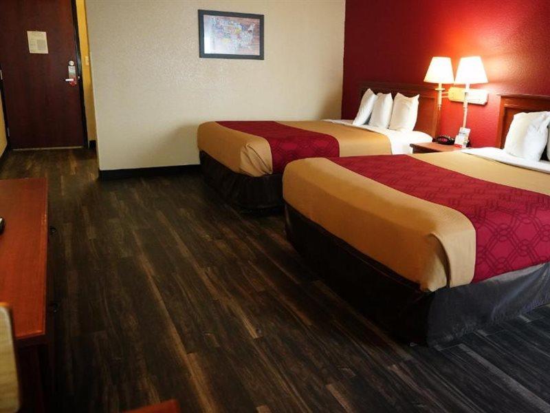 קירני Econo Lodge Inn & Suites מראה חיצוני תמונה
