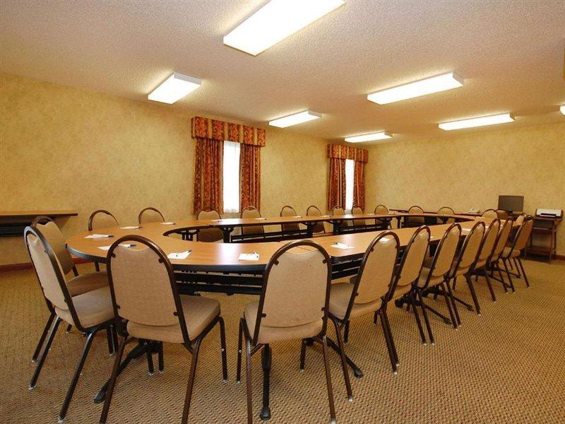 קירני Econo Lodge Inn & Suites מראה חיצוני תמונה