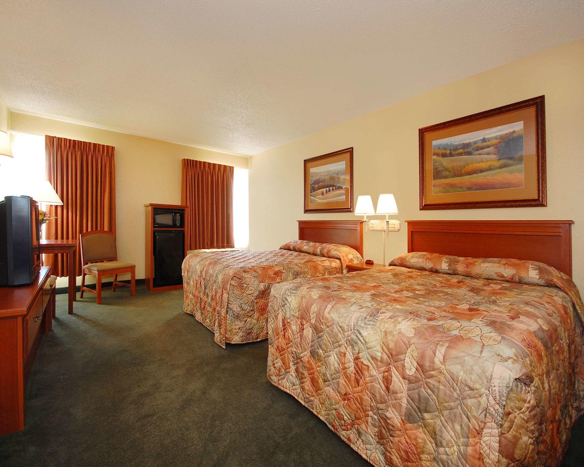 קירני Econo Lodge Inn & Suites מראה חיצוני תמונה